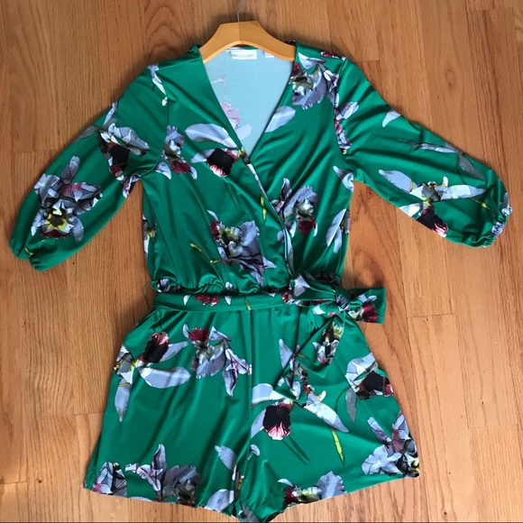 New York & Company Pants - Green Romper w/ pockets  • floral summer spring